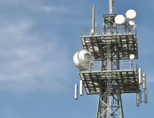 Antenas 5G precisam de controle público para evitar abusos e riscos à saúde e ao meio ambiente